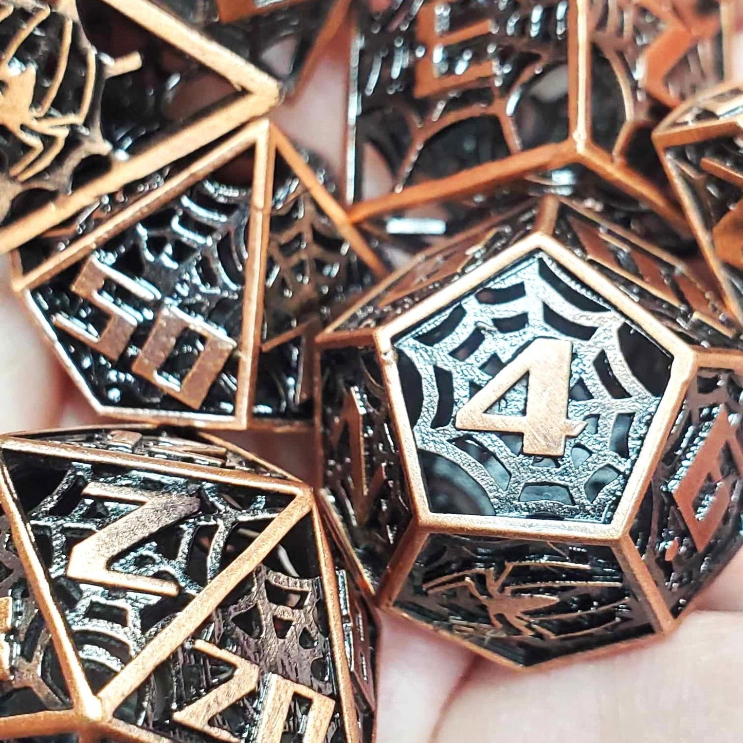 New! Musical Spider Hollow Bronze Aged Dice Set, Dungeons and Dragons Dice, Hollow Polyhedral Dragon Dice7 PCS, Role Playing Board Game D&D Active