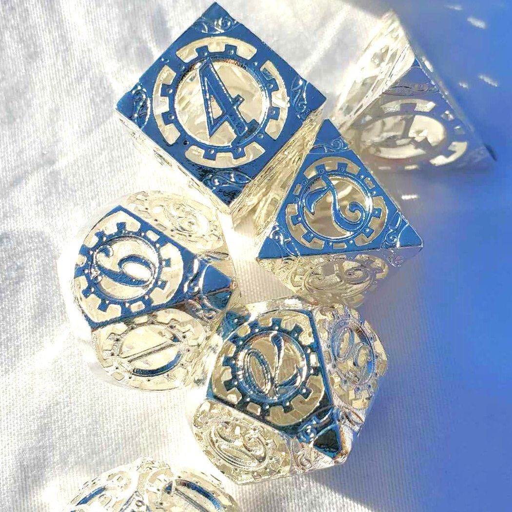 Hollow Gears Musical Silver Dice