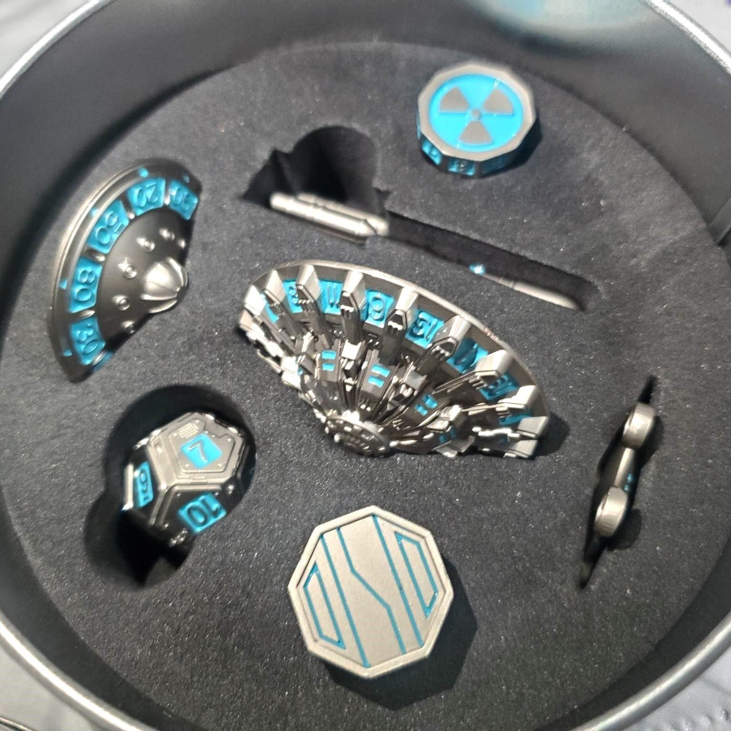 Heavy Spaceship Roulette Mint / Silver 7 piece Dice Set