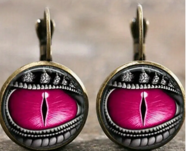 Dragon Eye Piercing Satire Hot Pink, Bronze Fashion Earring Set
